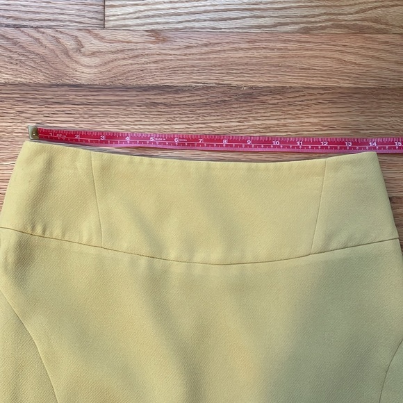 The Limited Mustard Yellow Pencil Skirt Size 2 - Picture 5 of 6